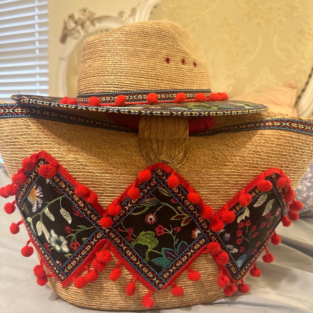 Both come together!! Very cute for the beach. Brand new